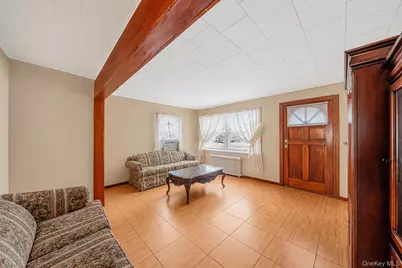 136 Sioux Street, Ronkonkoma, NY 11779 - Photo 5