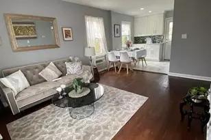 4 West Ct, Bethpage, NY 11714 - Photo 3