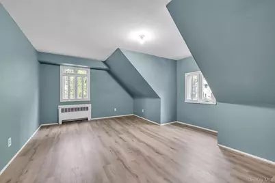 125 Baker Hill Road, Great Neck, NY 11023 - Photo 15
