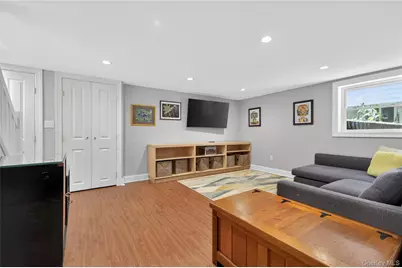 96 School Street, Oyster Bay, NY 11771 - Photo 35