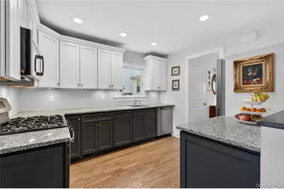 96 School Street, Oyster Bay, NY 11771 - Photo 11