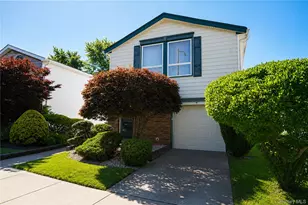 47 Stanley Cir, New York, NY 10308 - Photo 3