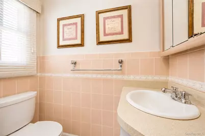 47 Stanley Circle, New York, NY 10308 - Photo 21