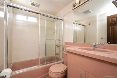 47 Stanley Circle, New York, NY 10308 - Photo 31