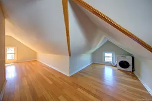 1250 Woodfield Rd, Rockville Centre, NY 11570 - Photo 13