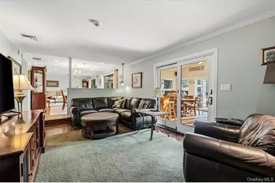 39 Merrivale Drive, Smithtown, NY 11787 - Photo 11