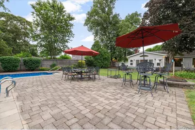 39 Merrivale Drive, Smithtown, NY 11787 - Photo 37