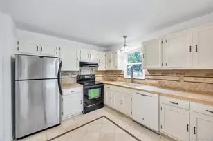 338 Edinburgh Dr, Ridge, NY 11961 - Photo 5