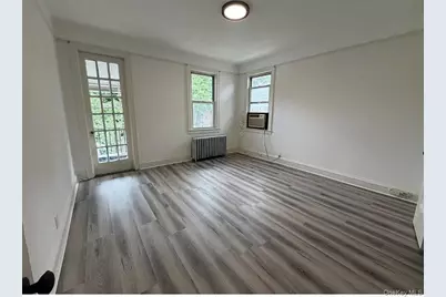 722 E 231st Street, Bronx, NY 10466 - Photo 9