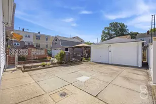 70-20 53rd Rd, Maspeth, NY 11378 - Photo 25