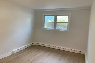 25 Jerome St, Lindenhurst, NY 11757 - Photo 5