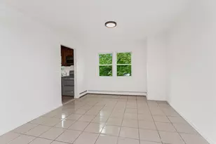 131 Huntsbridge Rd, Yonkers, NY 10704 - Photo 13