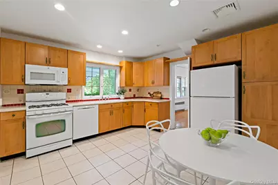 241 Madison Road, Scarsdale, NY 10583 - Photo 13