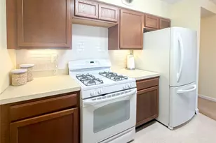 61-06 Beach Front Rd, Arverne, NY 11692 - Photo 11