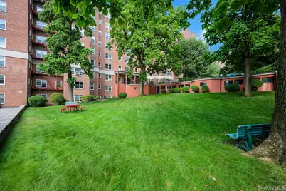 280 Collins Avenue #6D, Fleetwood, NY 10552 - Photo 19