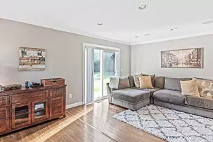 209 Carol Ln, Fishkill, NY 12524 - Photo 5