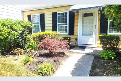 9 Freedom Lane, Coram, NY 11727 - Photo 19
