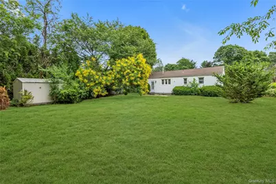 1580 N Gardiner Drive, Bay Shore, NY 11706 - Photo 19