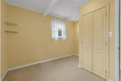 1580 N Gardiner Drive, Bay Shore, NY 11706 - Photo 15