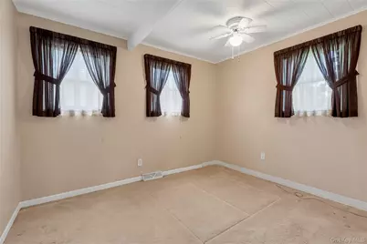 1580 N Gardiner Drive, Bay Shore, NY 11706 - Photo 11