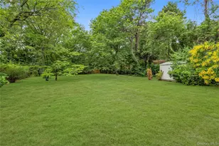 1580 N Gardiner Dr, Bay Shore, NY 11706 - Photo 17