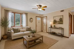 1580 N Gardiner Dr, Bay Shore, NY 11706 - Photo 7