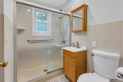 1580 N Gardiner Drive, Bay Shore, NY 11706 - Photo 9