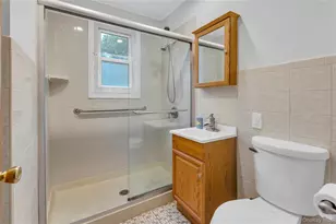 1580 N Gardiner Dr, Bay Shore, NY 11706 - Photo 9