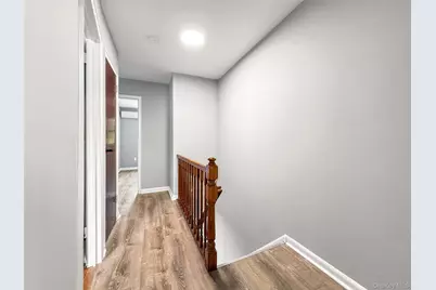 806 E 227th Street, Bronx, NY 10466 - Photo 17