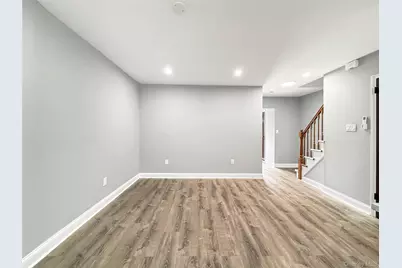 806 E 227th Street, Bronx, NY 10466 - Photo 3