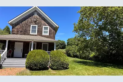 10 Kerrie Court, Southampton, NY 11968 - Photo 3