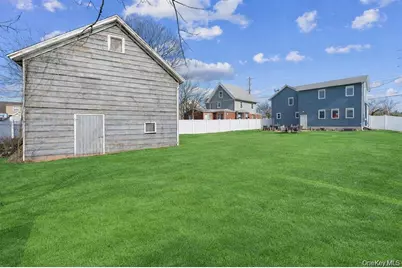 300 Daub Avenue, Hewlett, NY 11557 - Photo 15