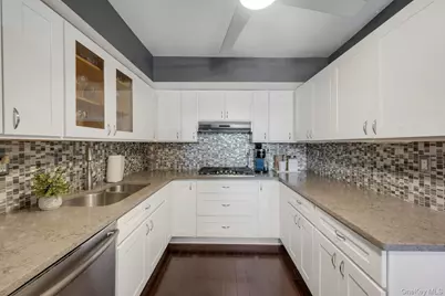 66 Waterside Close, Eastchester, NY 10709 - Photo 15