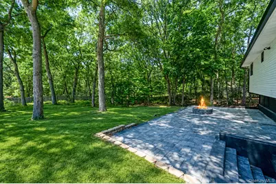 465 Helene Avenue, Shirley, NY 11967 - Photo 33