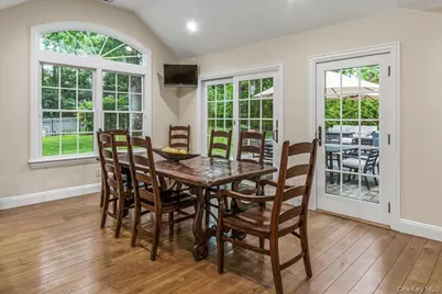 30 Woodland Road, Roslyn, NY 11576 - Photo 7