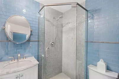 275 Main Street, Westhampton Beach, NY 11978 - Photo 33