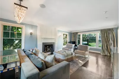 275 Main Street, Westhampton Beach, NY 11978 - Photo 11