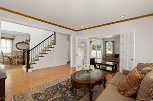 22 Putters Ct, New York, NY 10301 - Photo 5