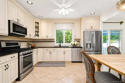 22 Putters Court, New York, NY 10301 - Photo 11