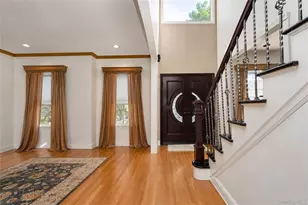 22 Putters Ct, New York, NY 10301 - Photo 3