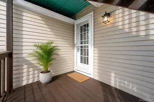 381 N Clinton Ave, Lindenhurst, NY 11757 - Photo 23