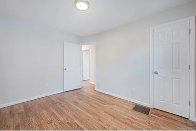 381 N Clinton Avenue, Lindenhurst, NY 11757 - Photo 13