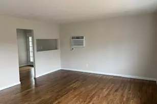 381 N Clinton Ave, Lindenhurst, NY 11757 - Photo 27
