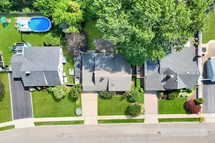 21 Horn Ln, Levittown, NY 11756 - Photo 31