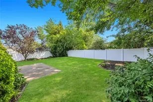 21 Horn Ln, Levittown, NY 11756 - Photo 27