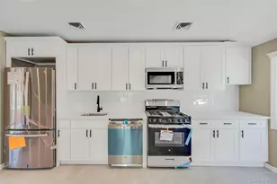14 Stanley Pl, Hauppauge, NY 11788 - Photo 23
