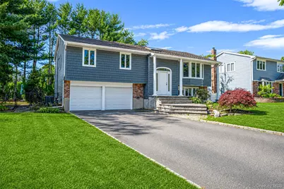 14 Stanley Place, Hauppauge, NY 11788 - Photo 5