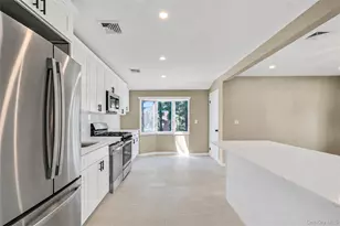 14 Stanley Pl, Hauppauge, NY 11788 - Photo 13