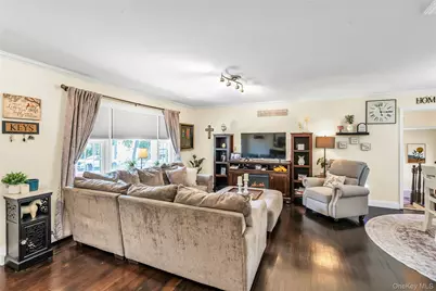 3 Lillian Road, Nesconset, NY 11767 - Photo 5