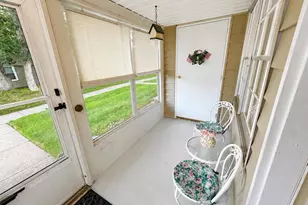 258 Newcastle Ct, Ridge, NY 11961 - Photo 5